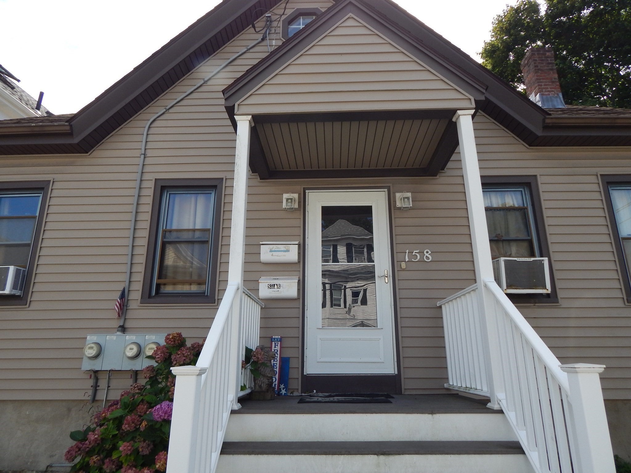 158 Adams St