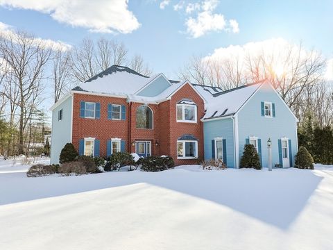 9 Reagan Ave Franklin MA 02038