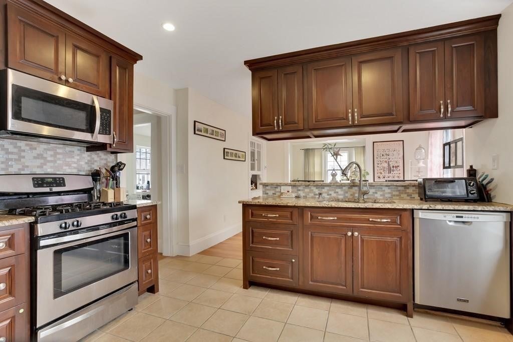 35 Manning St 2