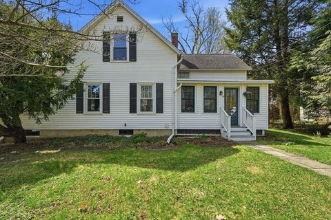 35 Taylor Street Amherst MA 01002