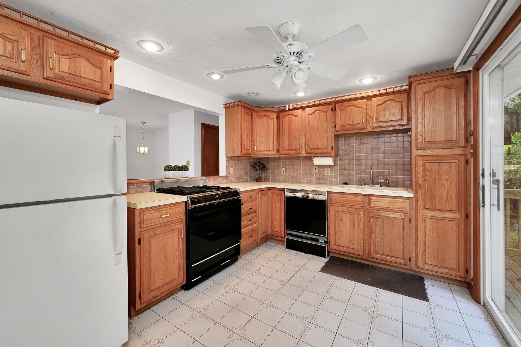 132 Forest St, Weymouth, MA Photo #11