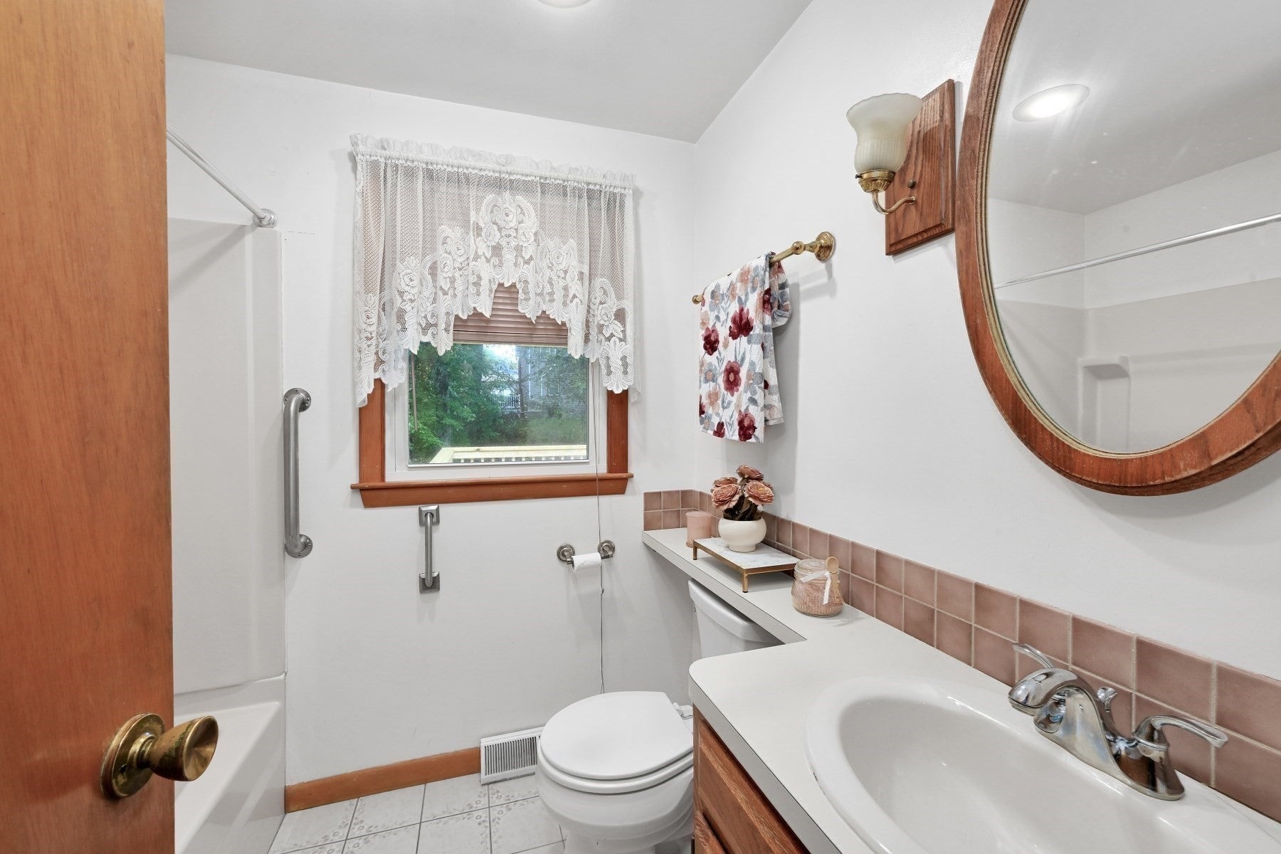 132 Forest St, Weymouth, MA Photo #17