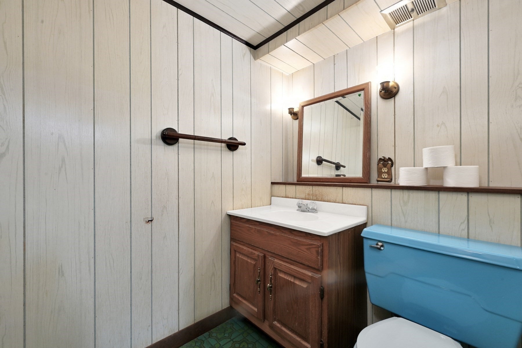 132 Forest St, Weymouth, MA Photo #24