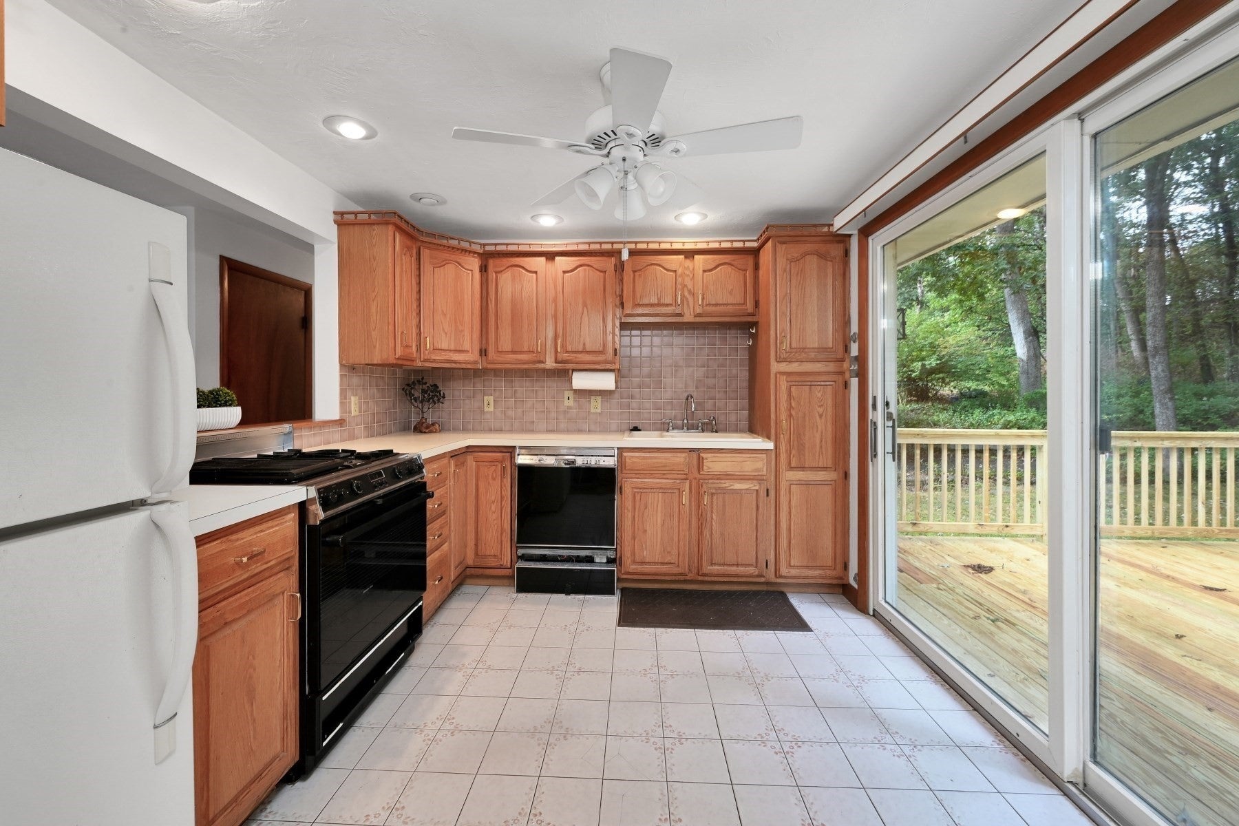 132 Forest St, Weymouth, MA Photo #12