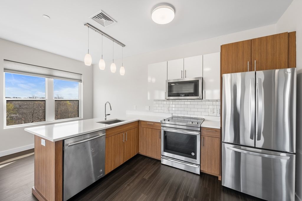 Photo of 999 Hancock St #502, Quincy, MA 02169 (MLS # 73503057)