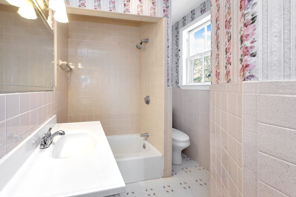 140 Mt Pleasant Avenue, Gloucester, MA Photo #23