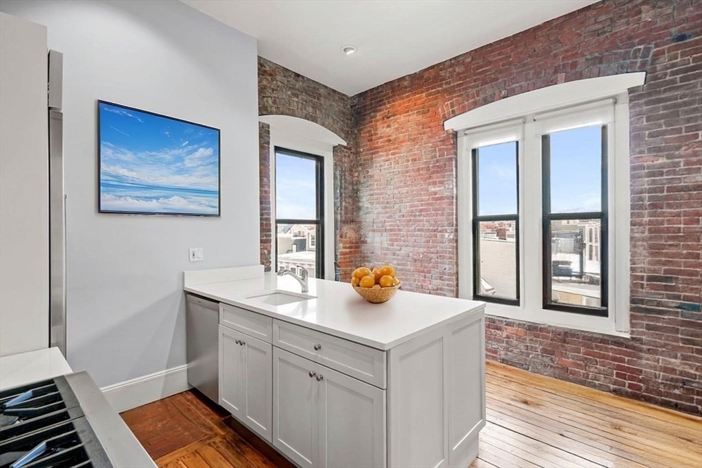 330 E Street 5