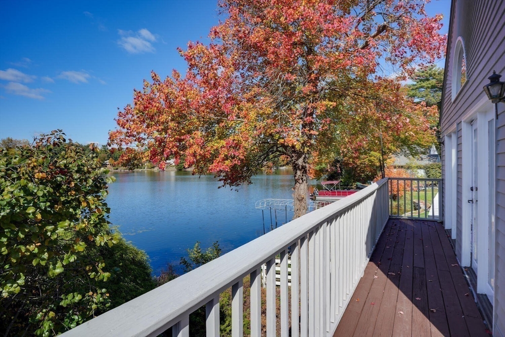 26 Lakeside Ave