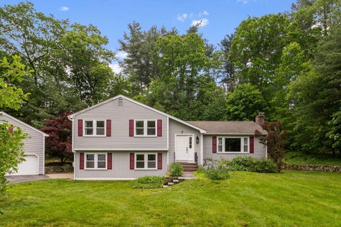 Photo of 7 Banbury Dr, Westford, MA 01886 (MLS # 73530396)