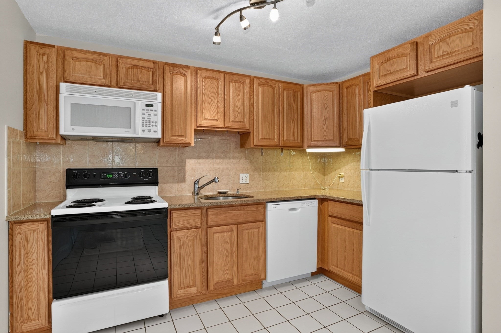 9 Davis Rd #C8, Acton, MA, 9 Davis Rd #C8, Acton, MA Photo #1