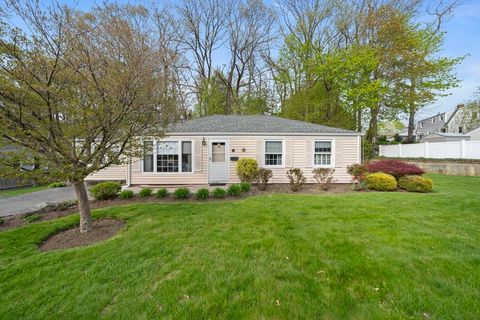 11 Old Country Way Weymouth MA 02188