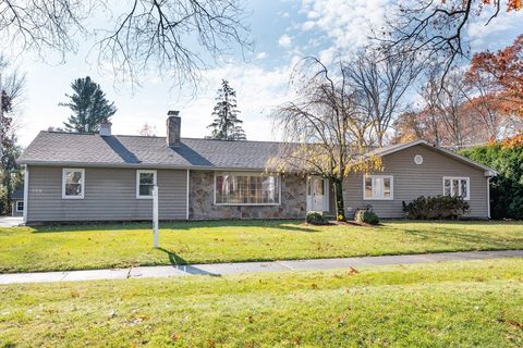 911 Williams St Longmeadow MA 01106