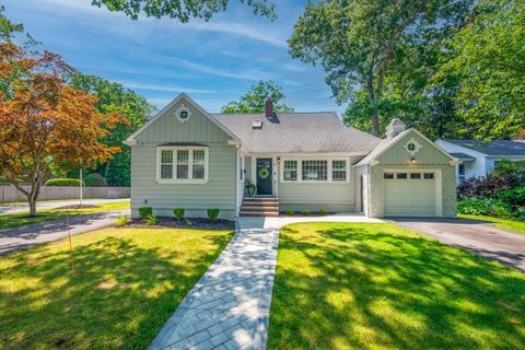 Photo of 70 Berwick Pl, Norwood, MA 02062 (MLS # 73555751)