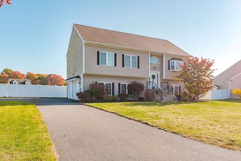 73 Blue Grass Cir Taunton MA 02780