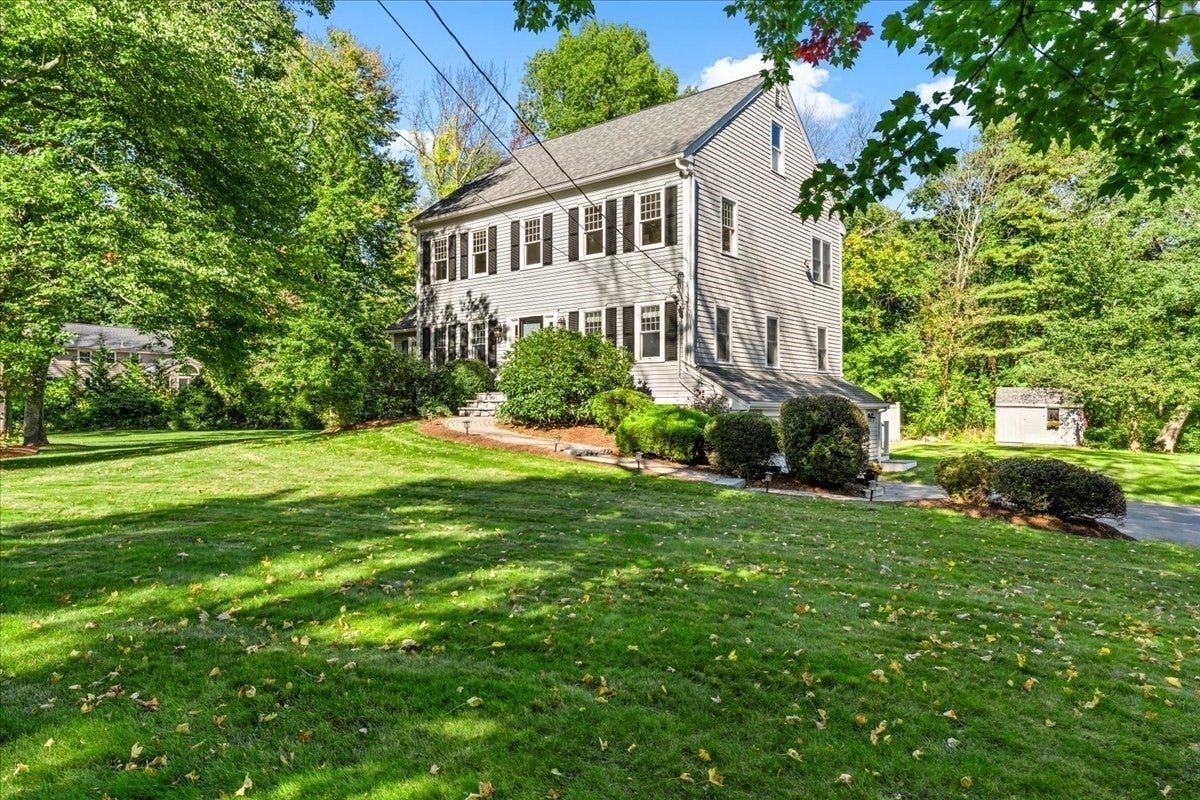 4 Briggs Lane