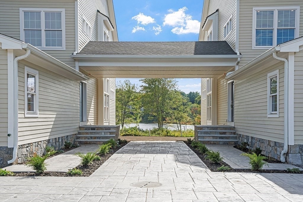 206 W Main St 4