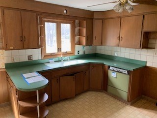 10 Laurel Rd