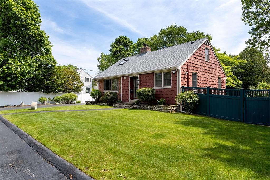 4 Farmland Rd