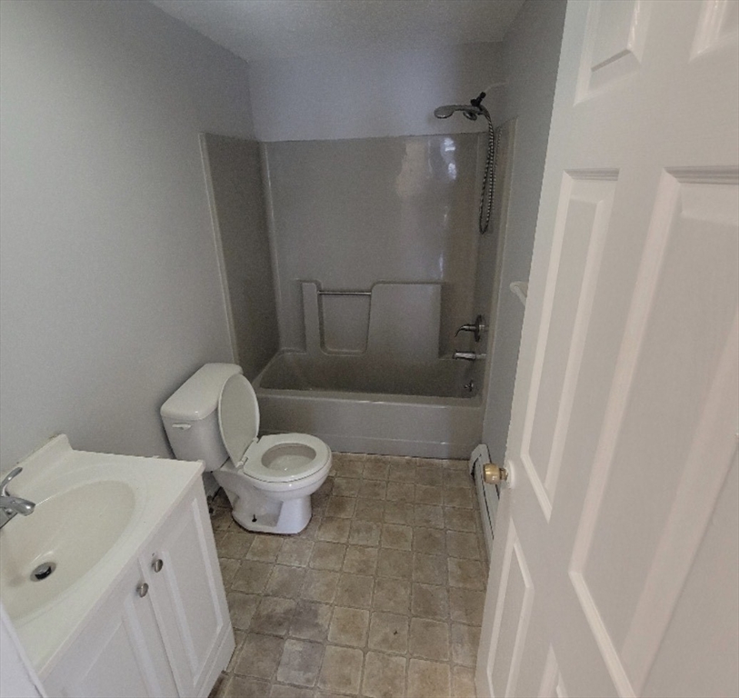 Springfield, Massachusetts 01107, United States, 3 Bedrooms Bedrooms, ,2 BathroomsBathrooms,Residential,Active,218474