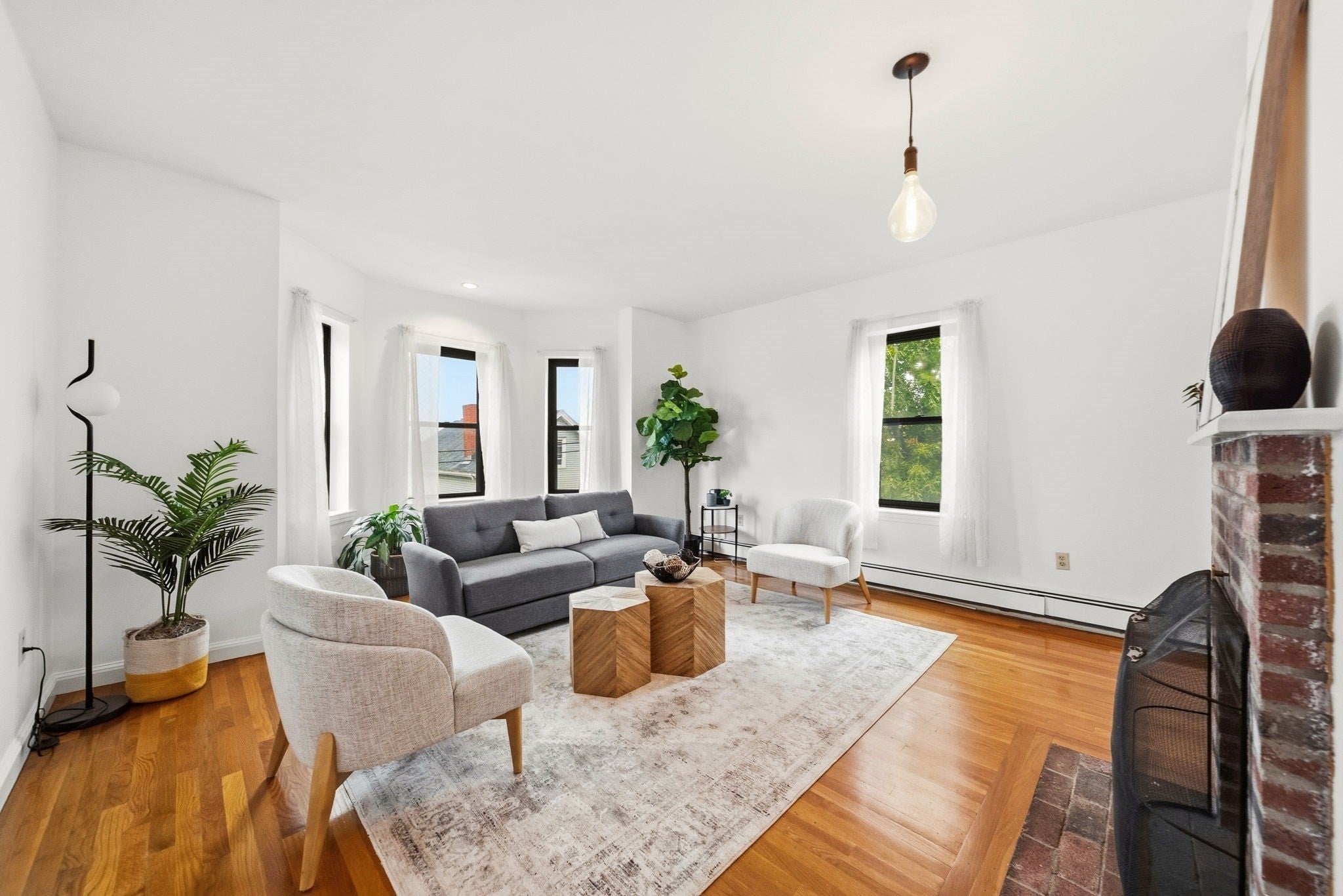 86 Walnut St 3, Boston MA 02122