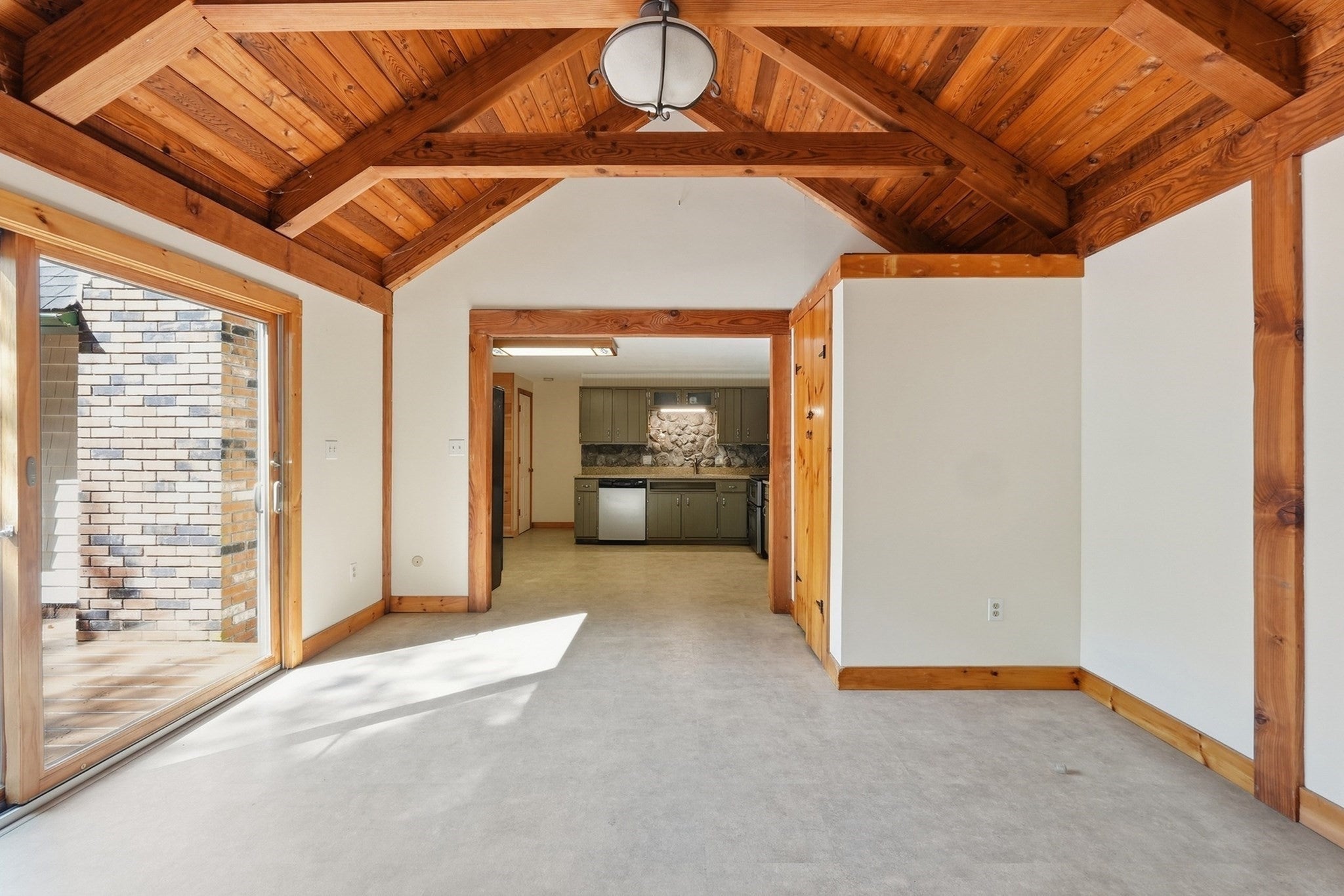 5 Old Farm Cir, Belchertown, MA Photo #15