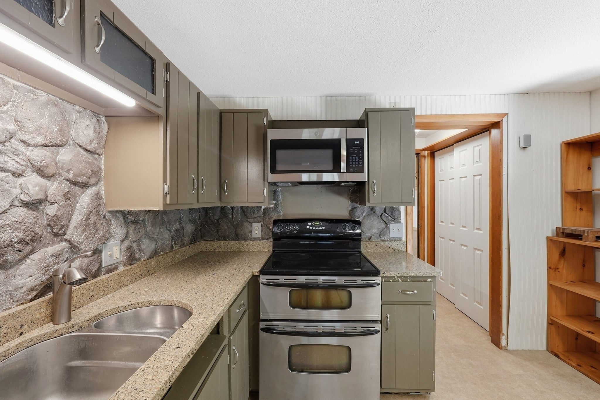 5 Old Farm Cir, Belchertown, MA Photo #12