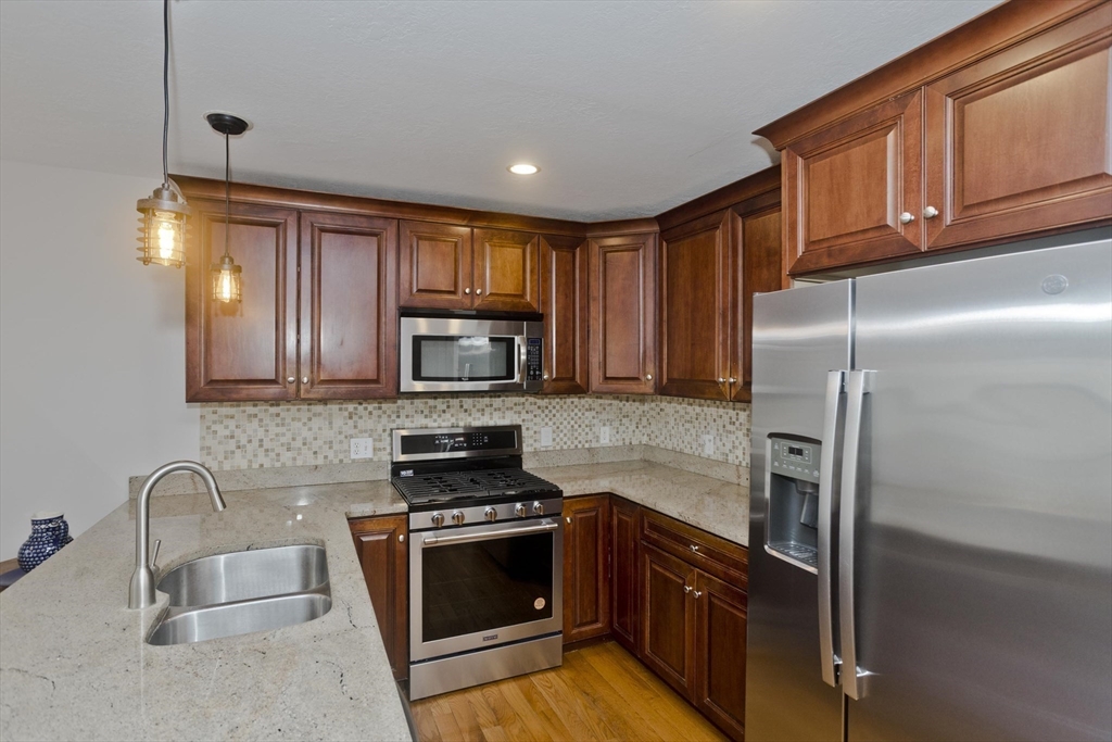 330 Haydenville Rd E