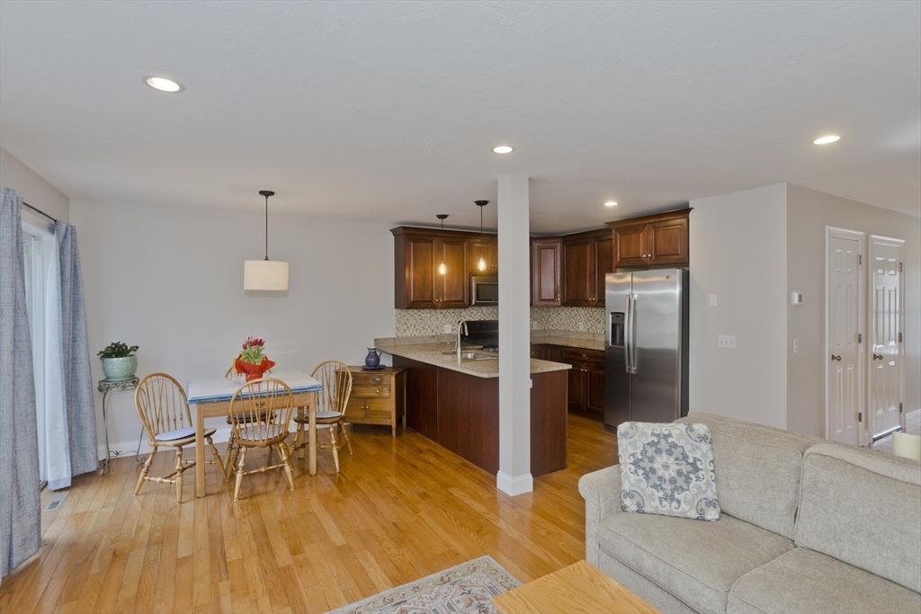 330 Haydenville Rd E