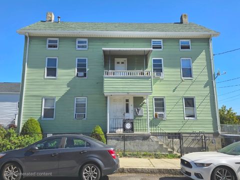 33 Plain St Fall River MA 02723