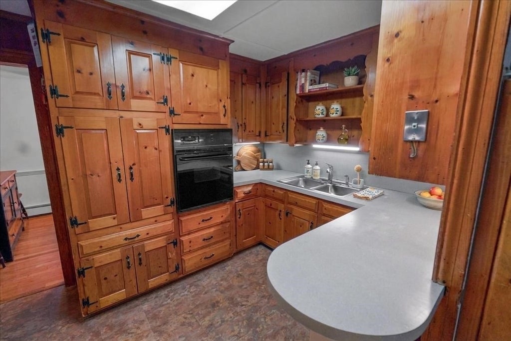 6 Edmond St, Haverhill, MA, 6 Edmond St, Haverhill, MA Photo #3