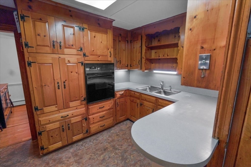 6 Edmond St, Haverhill, MA, 6 Edmond St, Haverhill, MA Photo #4
