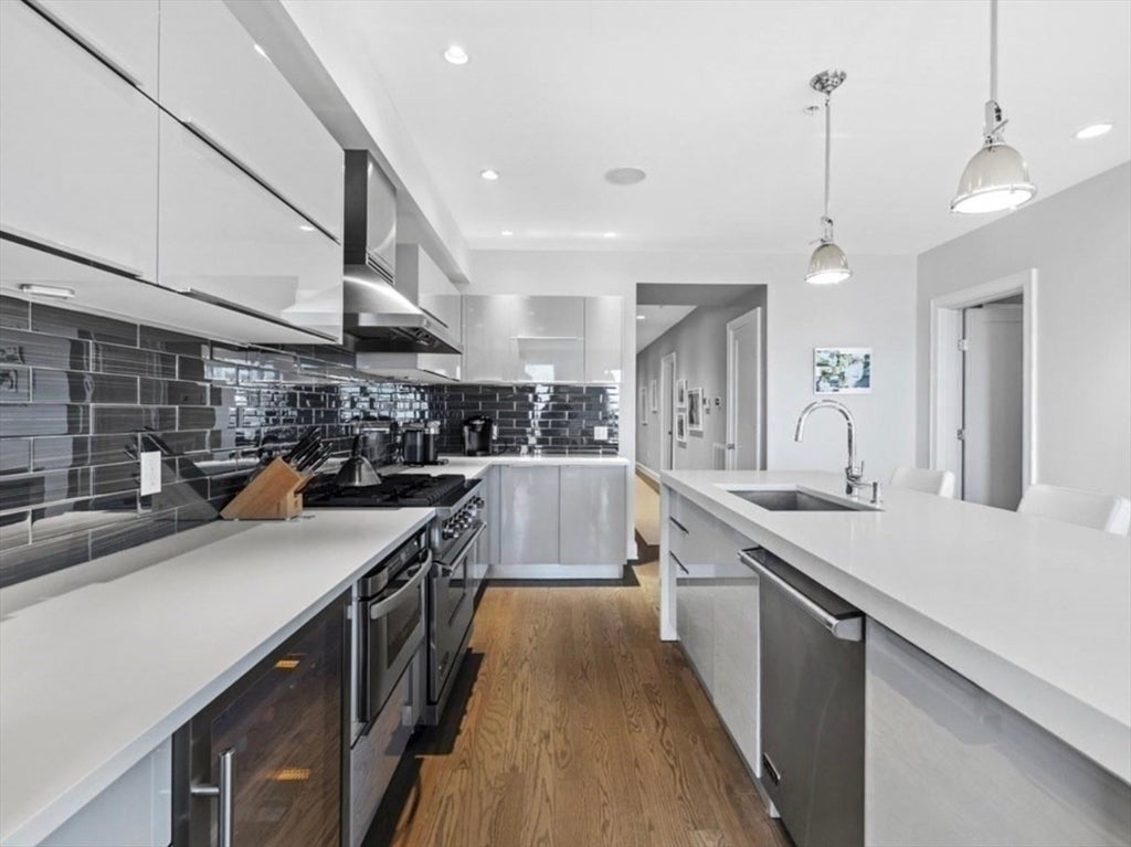 407 W 1st St #302, Boston, MA, 407 W 1st St #302, Boston, MA Photo #5