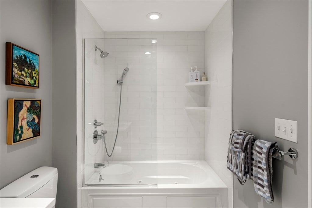 407 W 1st St #302, Boston, MA Photo #23