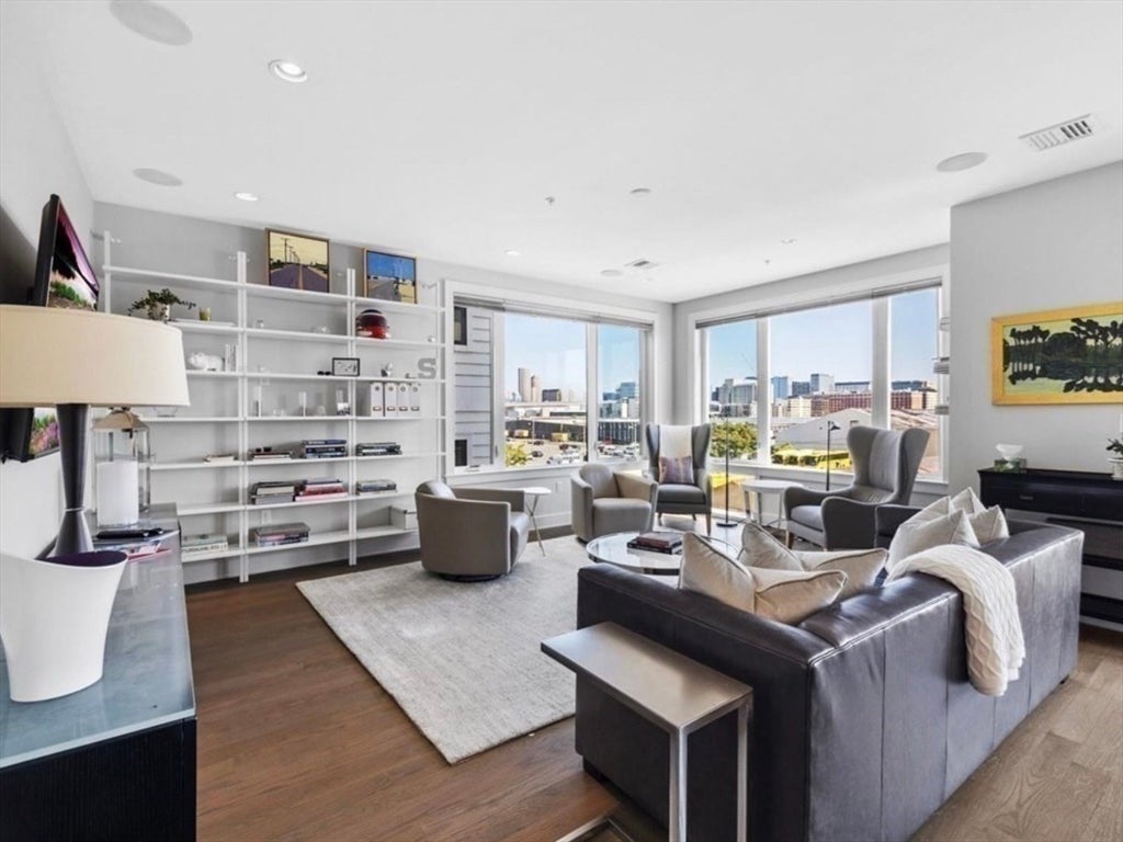 407 W 1st St #302, Boston, MA, 407 W 1st St #302, Boston, MA Photo #7