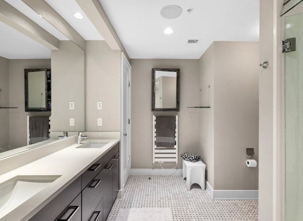 407 W 1st St #302, Boston, MA, 407 W 1st St #302, Boston, MA Photo #18