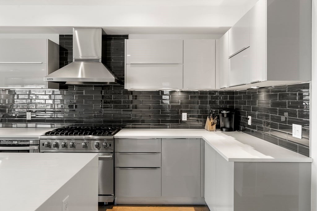 407 W 1st St #302, Boston, MA Photo #5