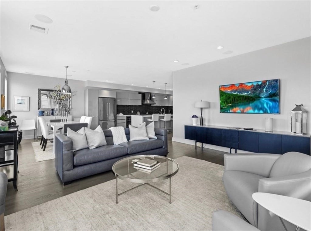 407 W 1st St #302, Boston, MA, 407 W 1st St #302, Boston, MA Photo #15
