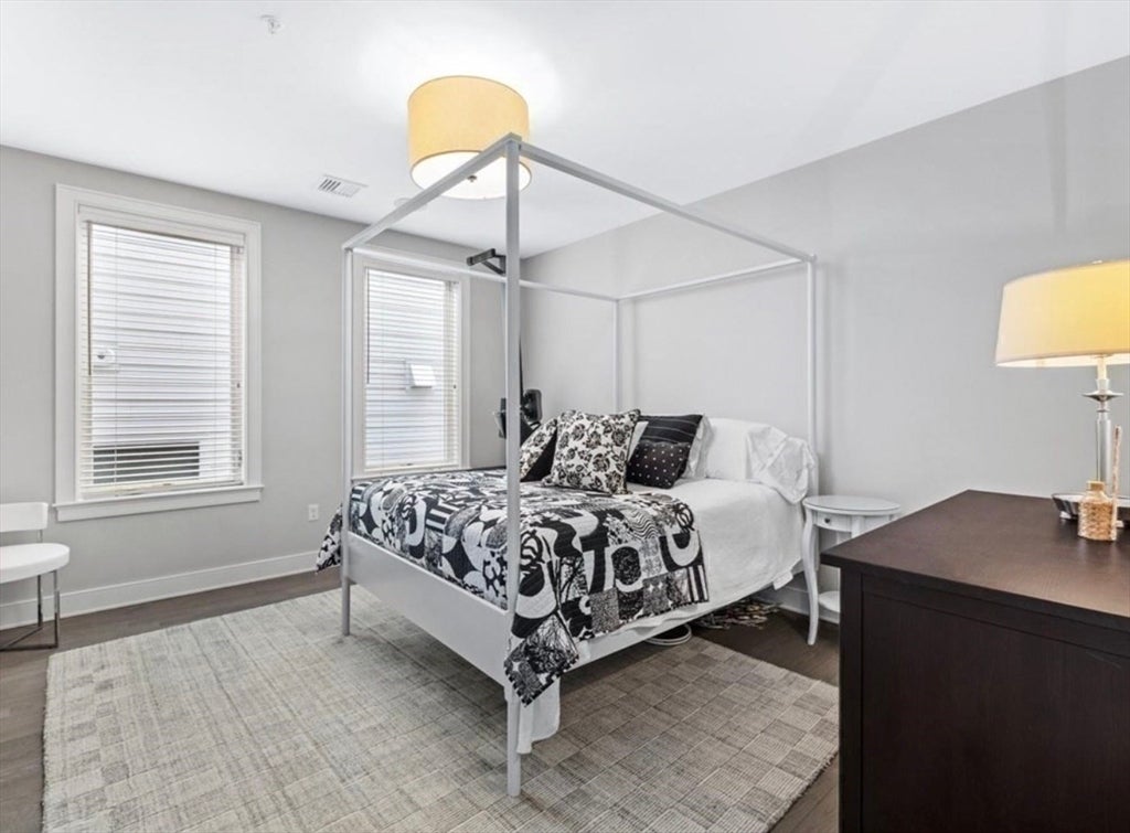 407 W 1st St #302, Boston, MA, 407 W 1st St #302, Boston, MA Photo #22