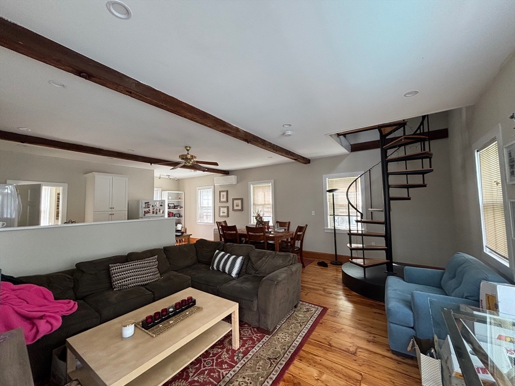 285 Edge Hill Road 1