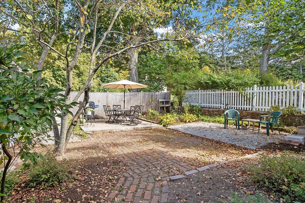 19-21 Broadway Street