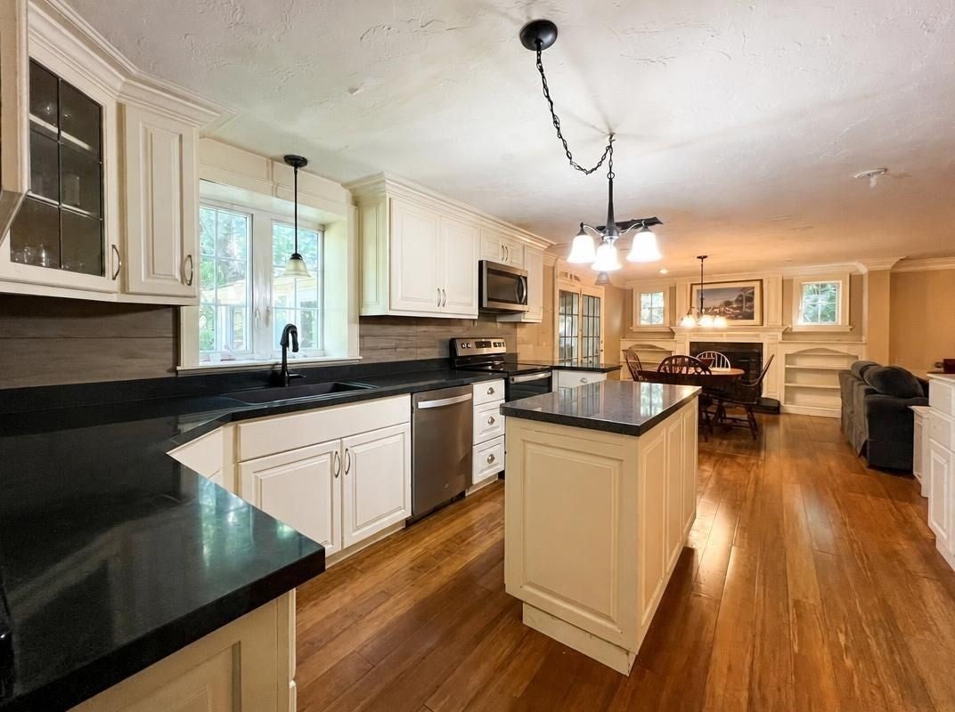 94 Mountain Ave, Pembroke, MA, 94 Mountain Ave, Pembroke, MA Photo #2