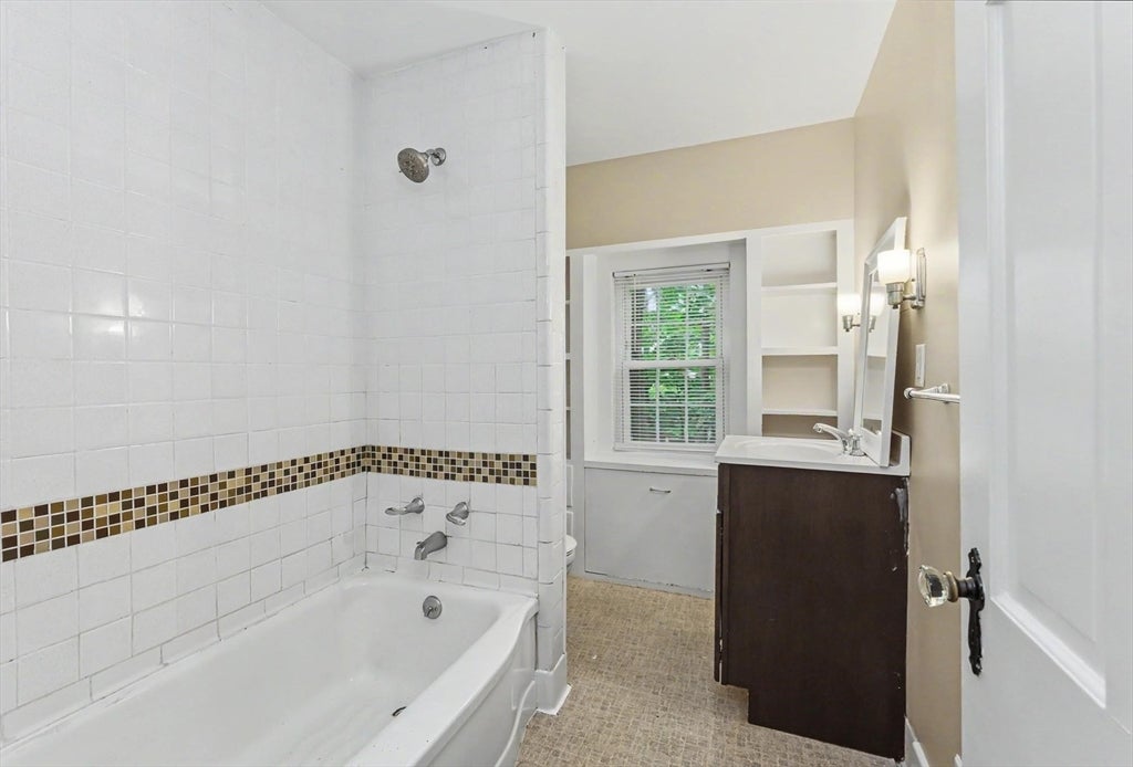540 Concord St, Manchester, NH Photo #25