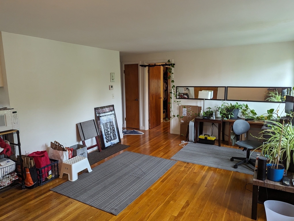 191 W. Wyoming Ave. 12