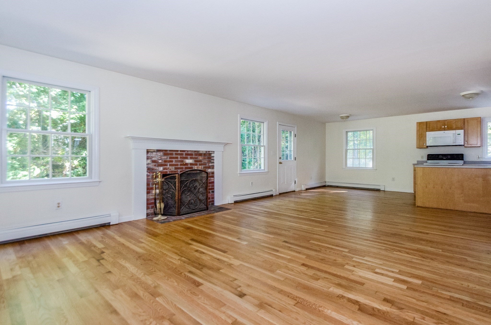 24 Foster St, Mattapoisett, MA Photo #4