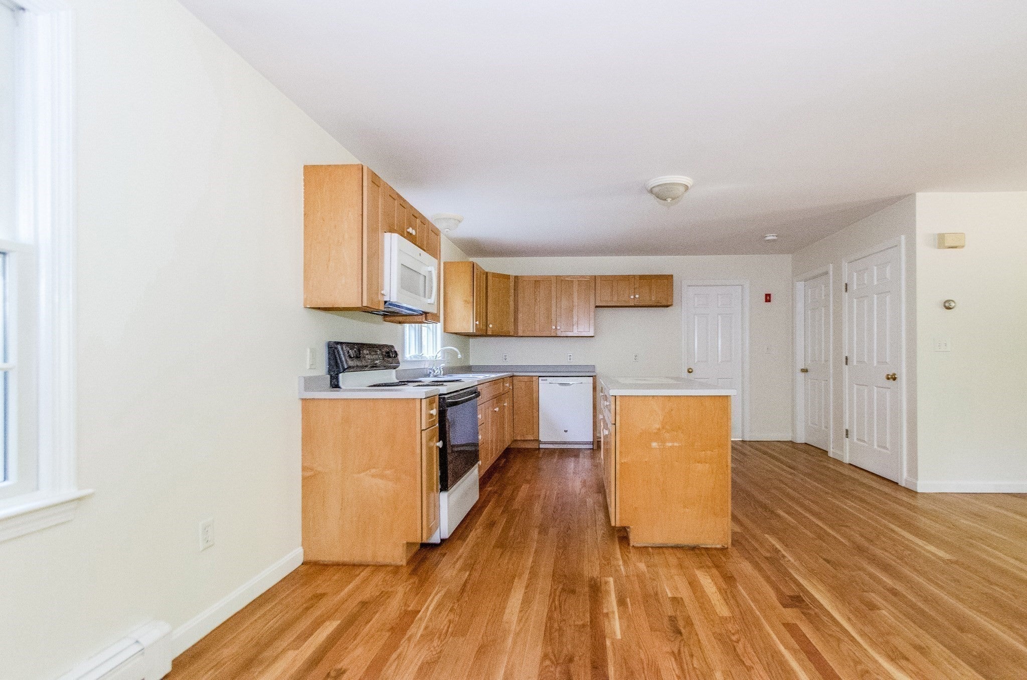 24 Foster St, Mattapoisett, MA Photo #11