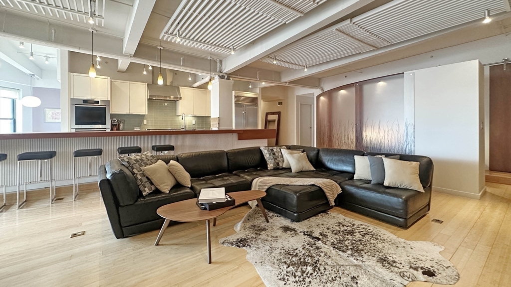 90 N. Washington Street 5