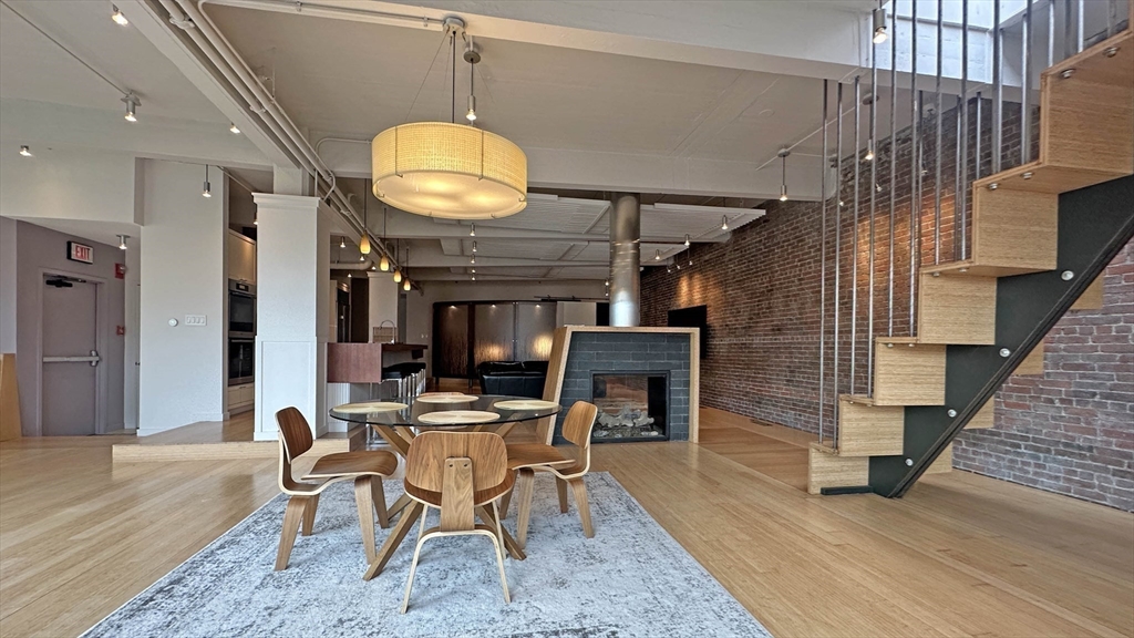 90 N. Washington Street 5
