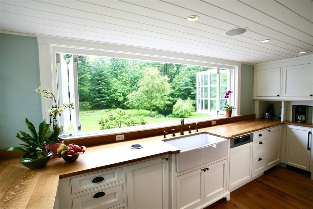 70 Wilsondale St, Dover, MA Photo #9