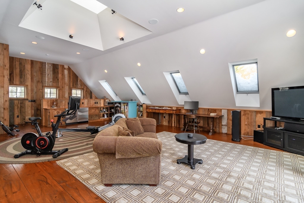70 Wilsondale St, Dover, MA Photo #25