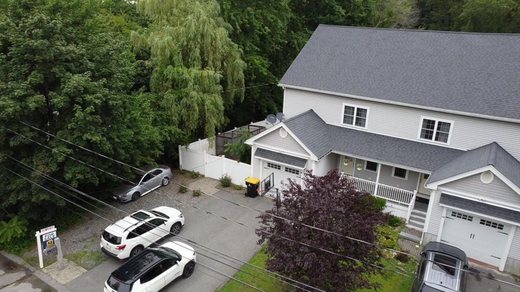 2 Universal St A